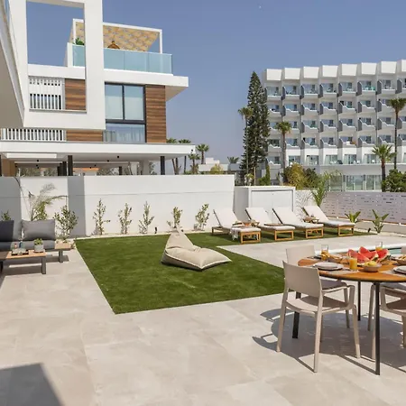 Villa Aqua Pearl 3 *